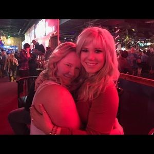 Meet your Posher, Andrea